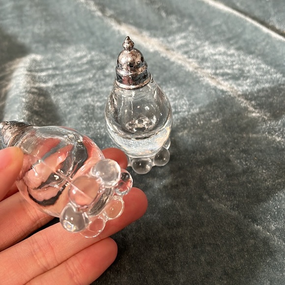 VTG Salt and Pepper Shakers - Picture 3 of 3